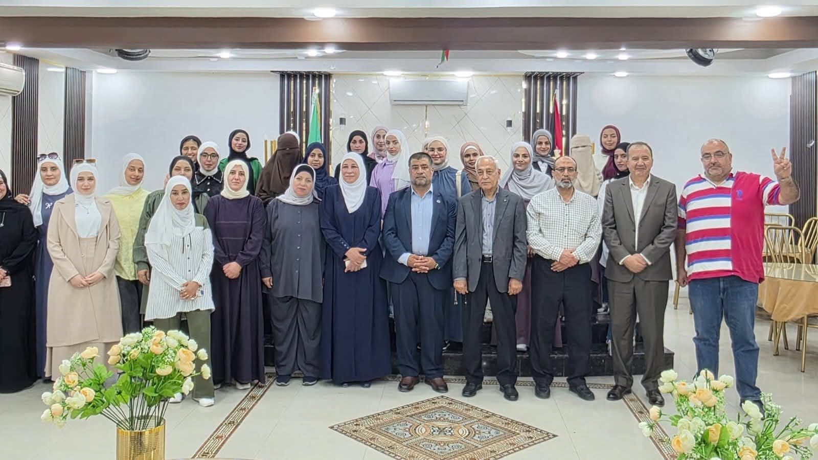 جامعة الزرقاء تطلق مبادرة "يدٌ تُعَلِّمُ" للأطفال الأيتام في جمعية عمر بن الخطاب الخيرية